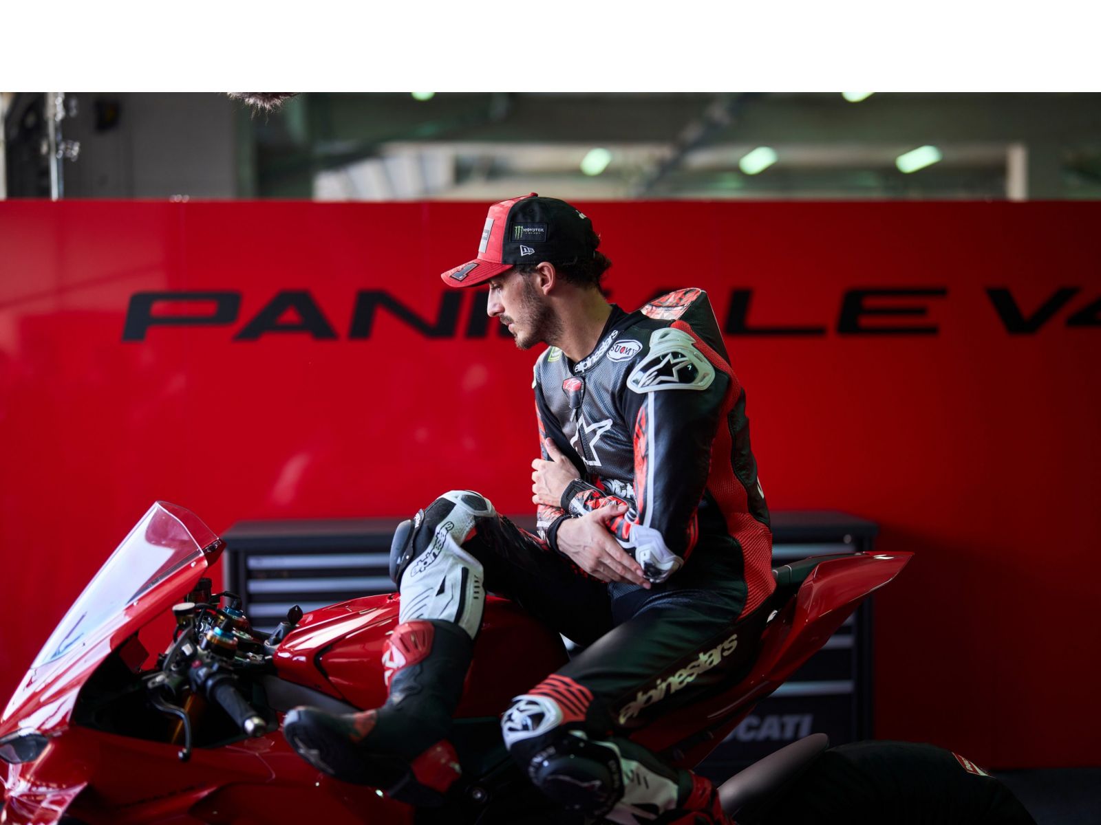 Мотоцикл DUCATI Panigale V4 (RED) 2026